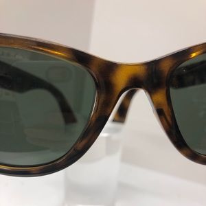 Authentic ray ban wayfarer sunglasses